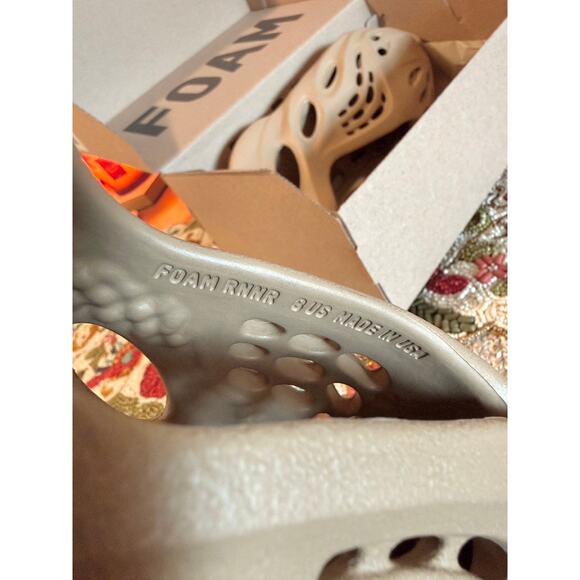 adidas Yeezy Foam RNR Clay Taupe MX Granite Rnnr Mist Onyx Carbon Runner Slides main image 4